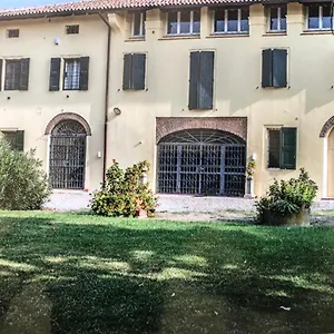 https://la-tenuta-di-leo.emilia-romagnahotels.net