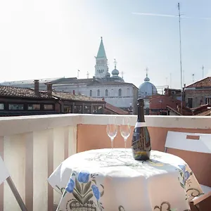 Luxury Terrace View Of San Marco Apartment Venedig